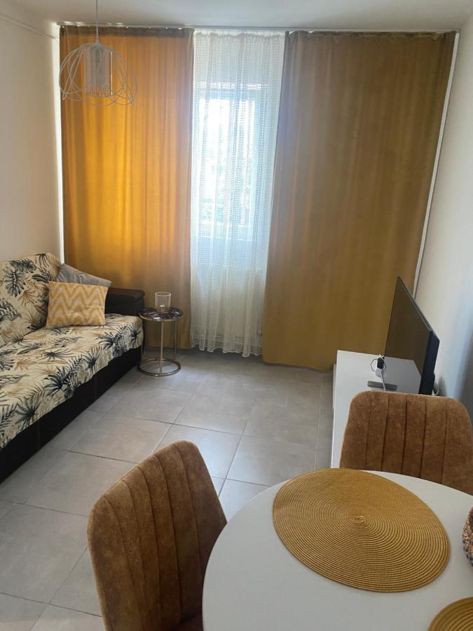 Sofi Apartment Central Bucarest Esterno foto