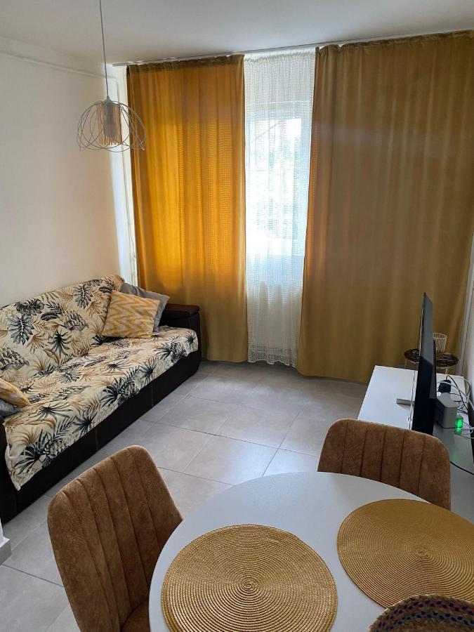Sofi Apartment Central Bucarest Esterno foto
